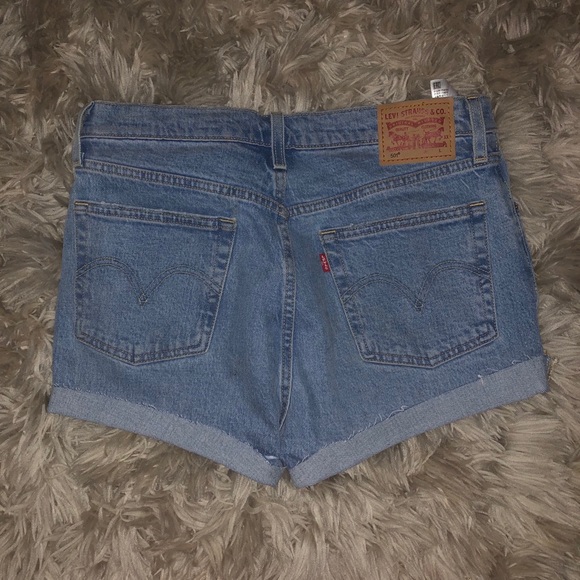 Levi 501 jean shorts - Picture 3 of 5